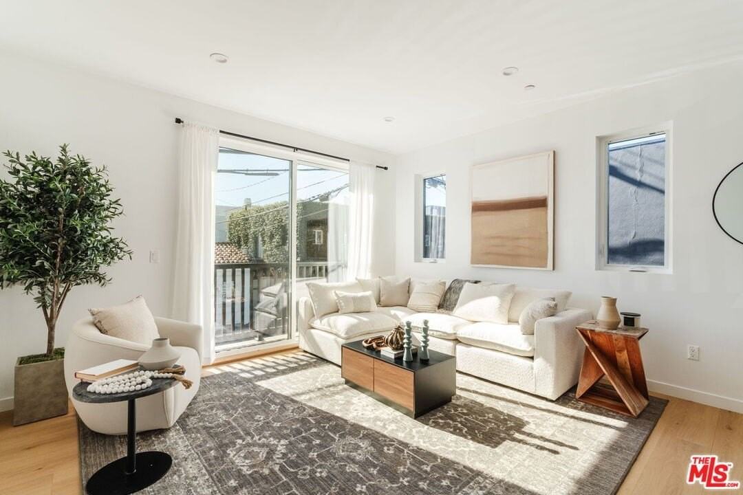 6763 Lexington Ave Unit 1/2 #1-2 - Photo 6 of 36