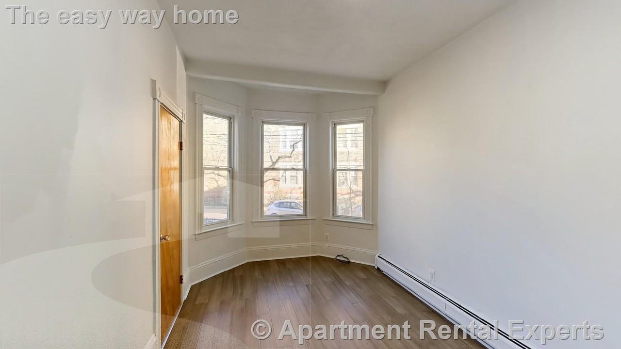 254 Windsor St #1L - Photo 6 of 15