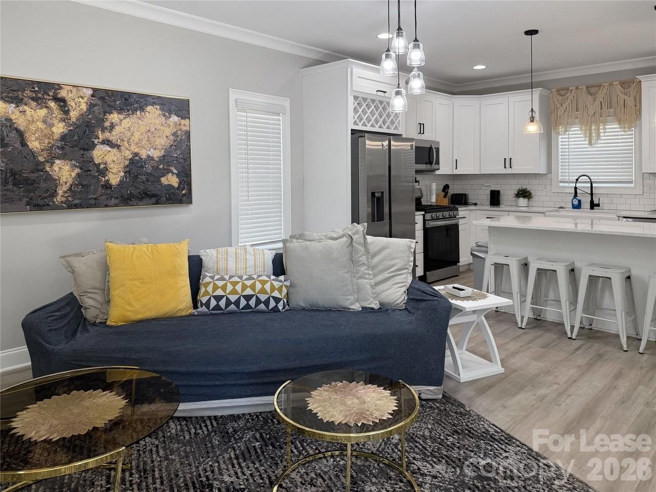 1640 Eastway Dr - Photo 2 of 10