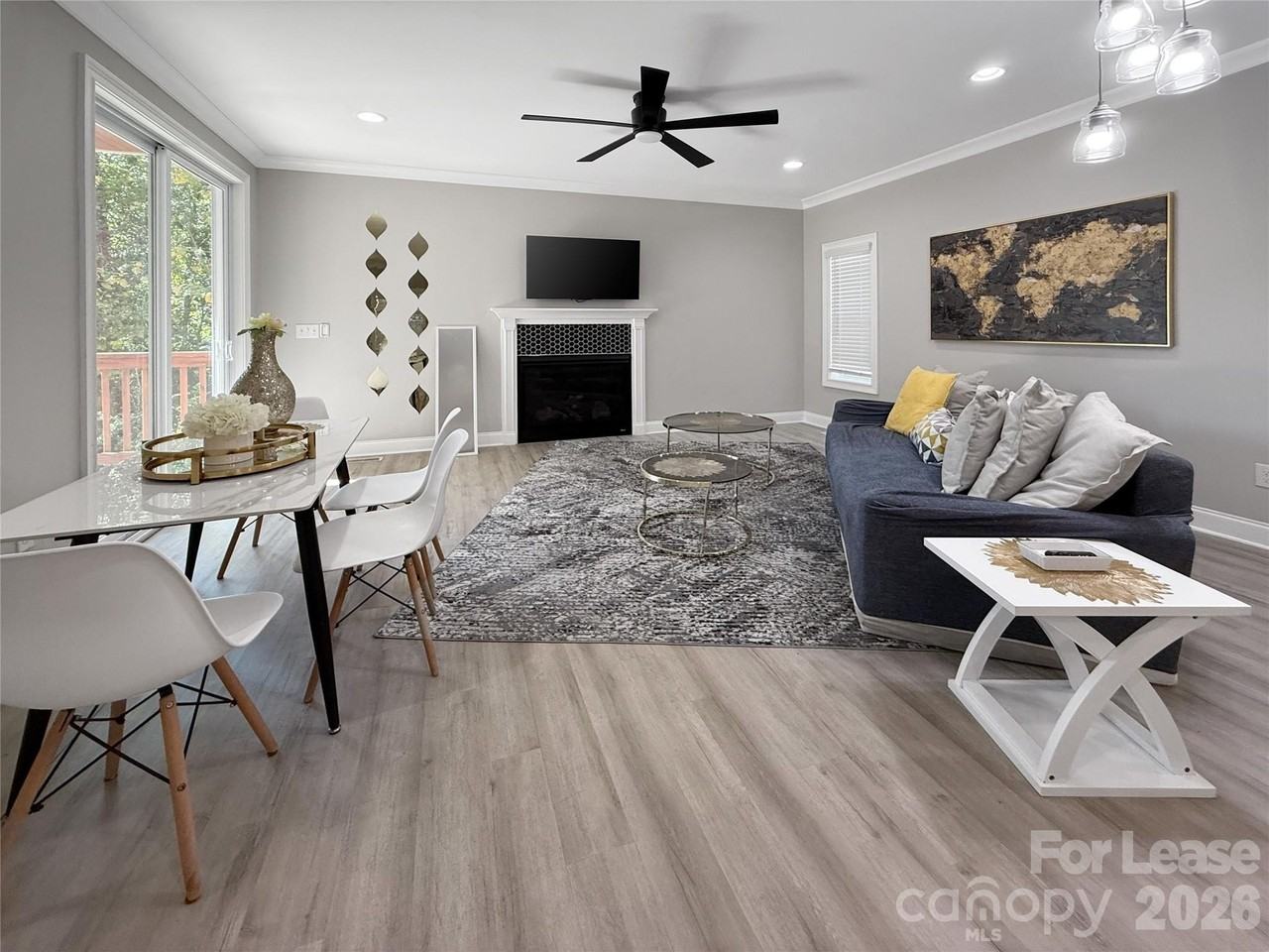 1640 Eastway Dr - Photo 4 of 10