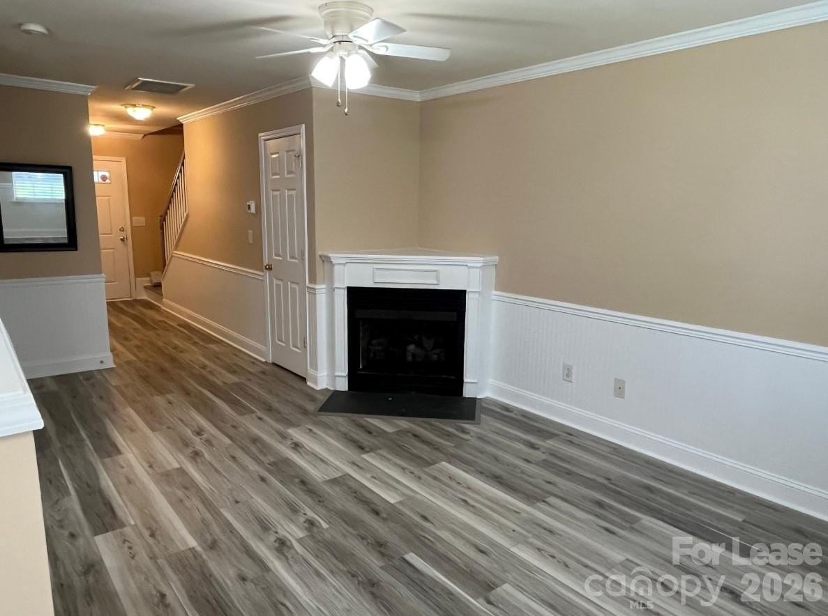 11838 Shoemaker Ct - Photo 5 of 17