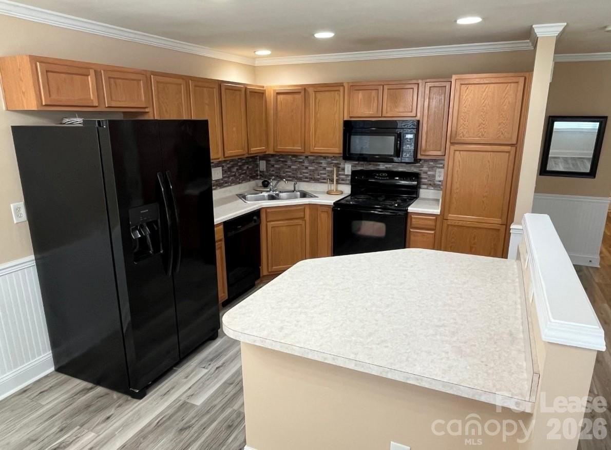 11838 Shoemaker Ct - Photo 7 of 17