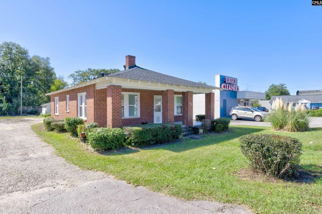 3012 Rosewood Dr - Photo 2 of 21