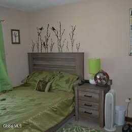 667 Geyser Rd Apt 4 #4 - Photo 3 of 7