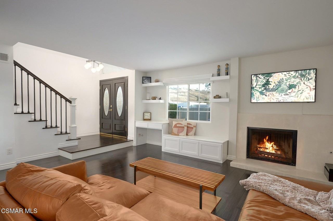 1988 Olivewood Ct - Photo 4 of 36