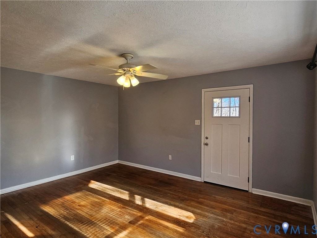 139 Pike St - Photo 5 of 14