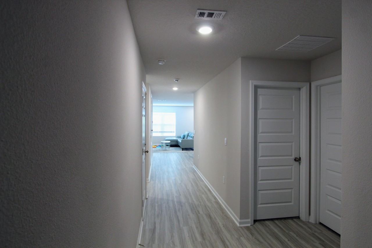 440 Scarborough St - Photo 4 of 31