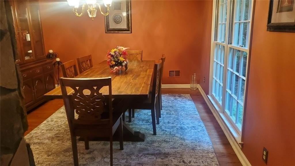 4396 Alpine Ct - Photo 4 of 27