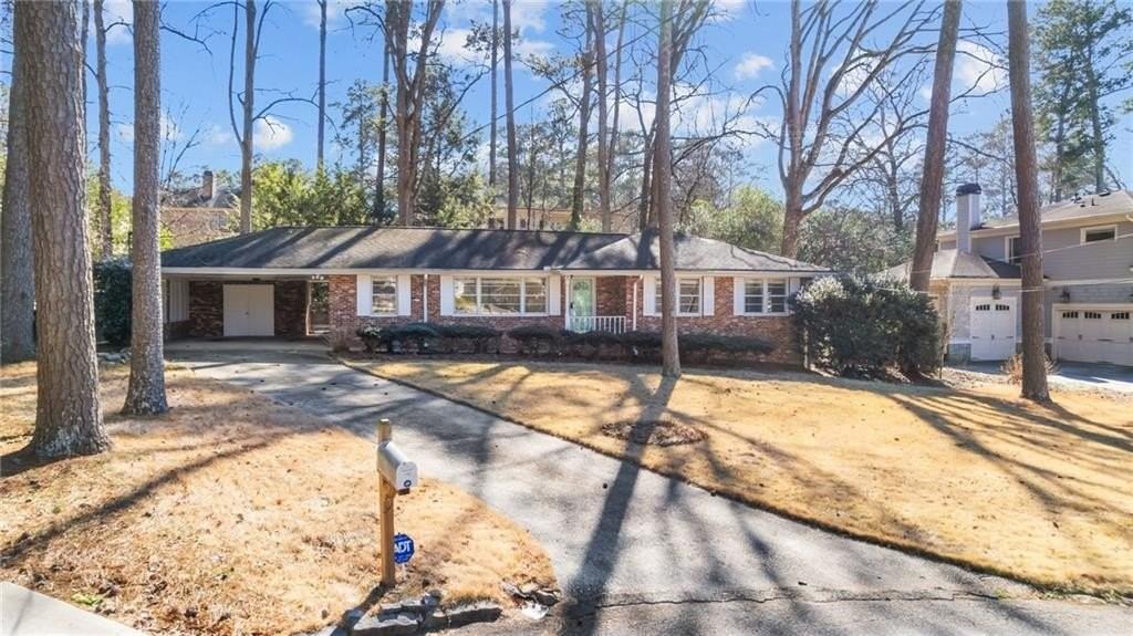 2038 S Akin Dr Ne - Photo 2 of 28