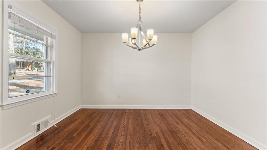 2038 S Akin Dr Ne - Photo 6 of 28