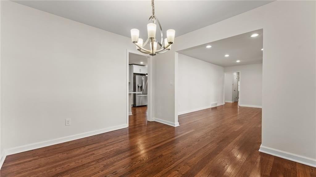 2038 S Akin Dr Ne - Photo 7 of 28