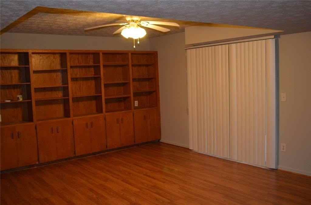 2745 Peachtree Walk - Photo 5 of 14