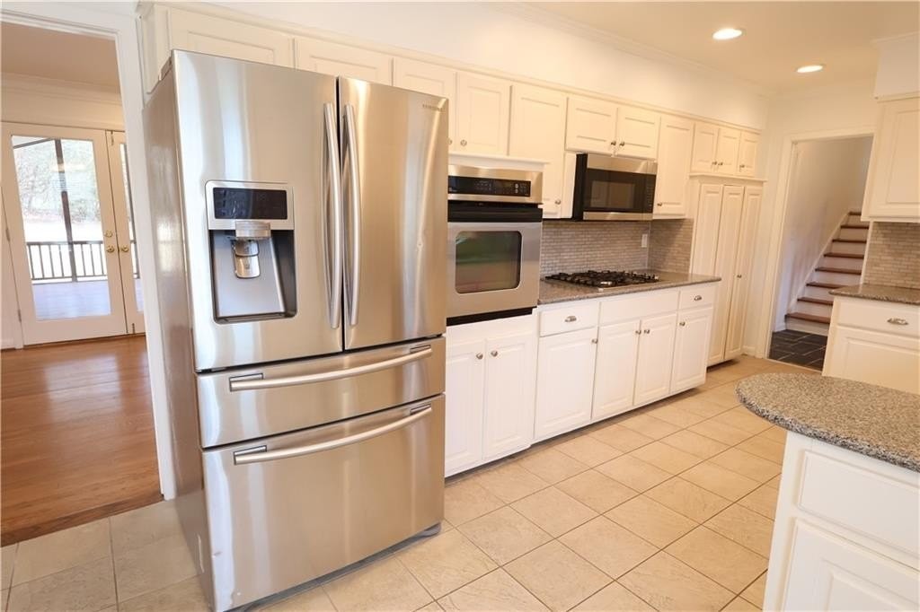 1735 Moonstone Ct - Photo 4 of 34