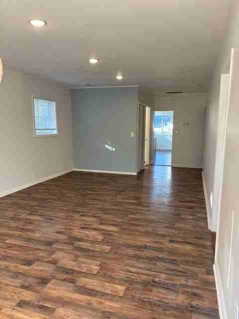 1076 Grant Way Se - Photo 2 of 27