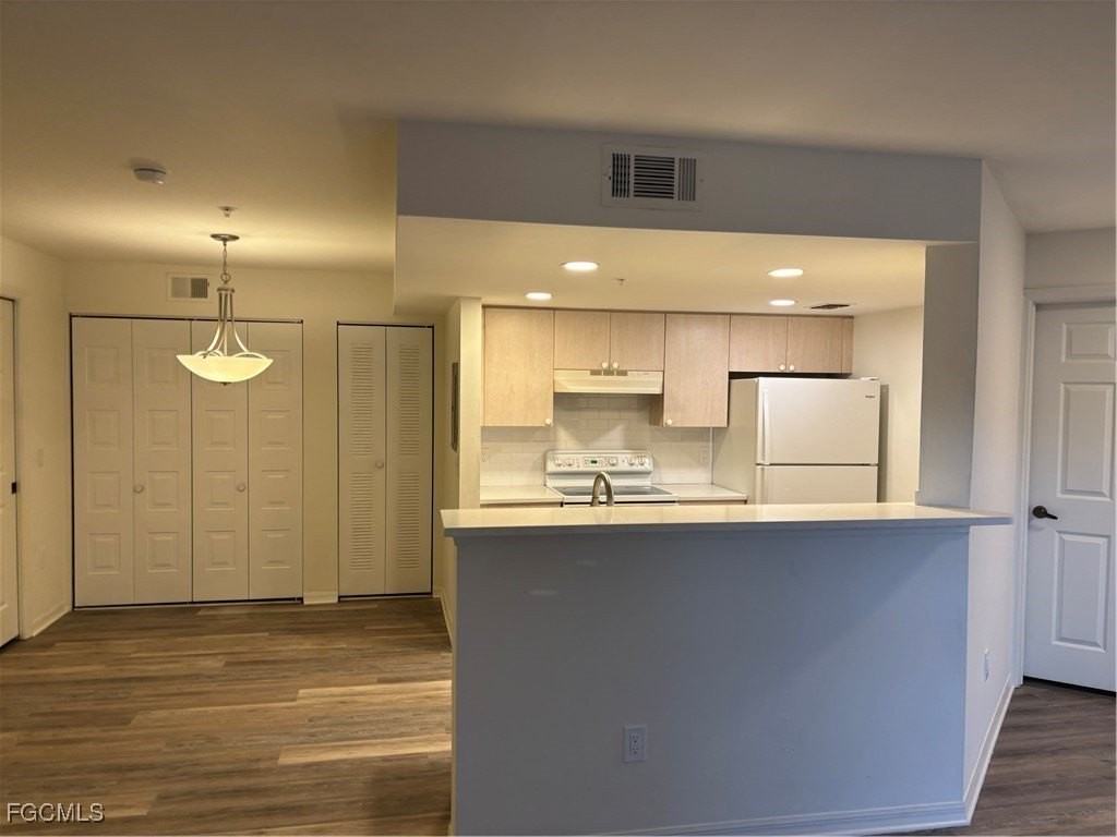 1755 Four Mile Cove Pkwy Apt 223 #223 - Photo 2 of 7