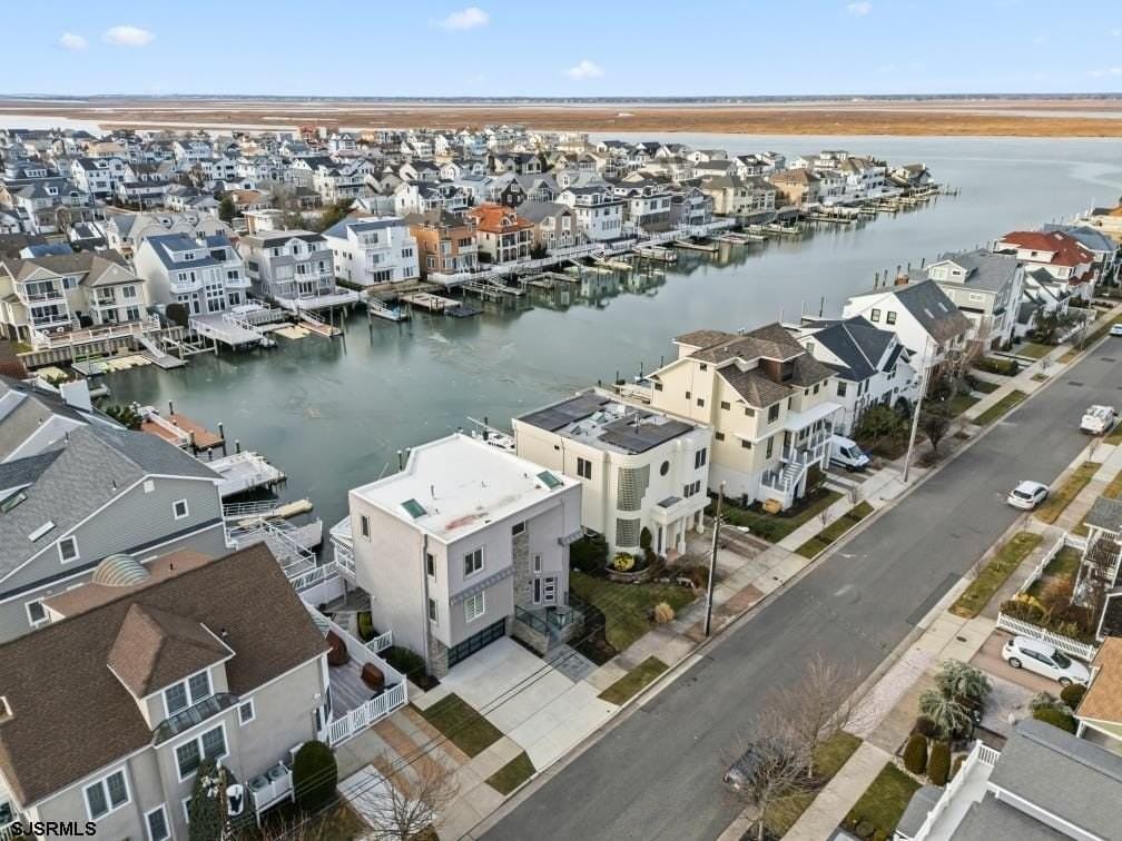 302 N Nassau Ave - Photo 3 of 50