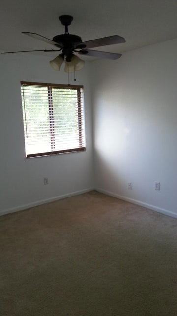 2221 White Pine Cir - Photo 5 of 8