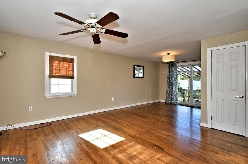 660 Osborne Ave - Photo 7 of 50