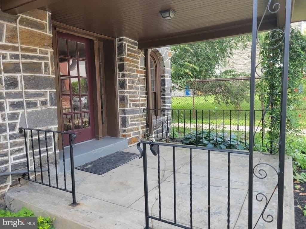 20 W Athens Ave - Photo 2 of 18