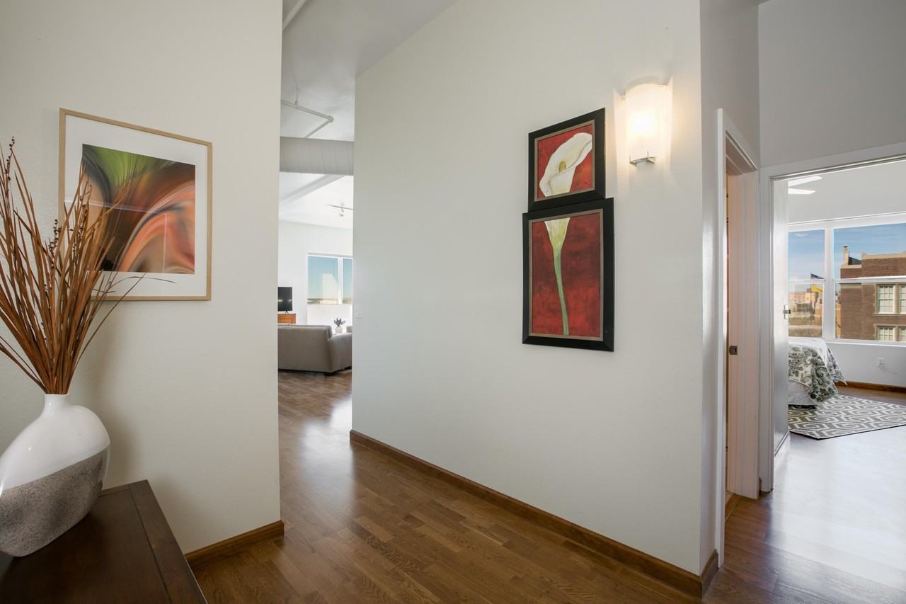 401 Central Ave Ne Apt 301 #301 - Photo 4 of 27