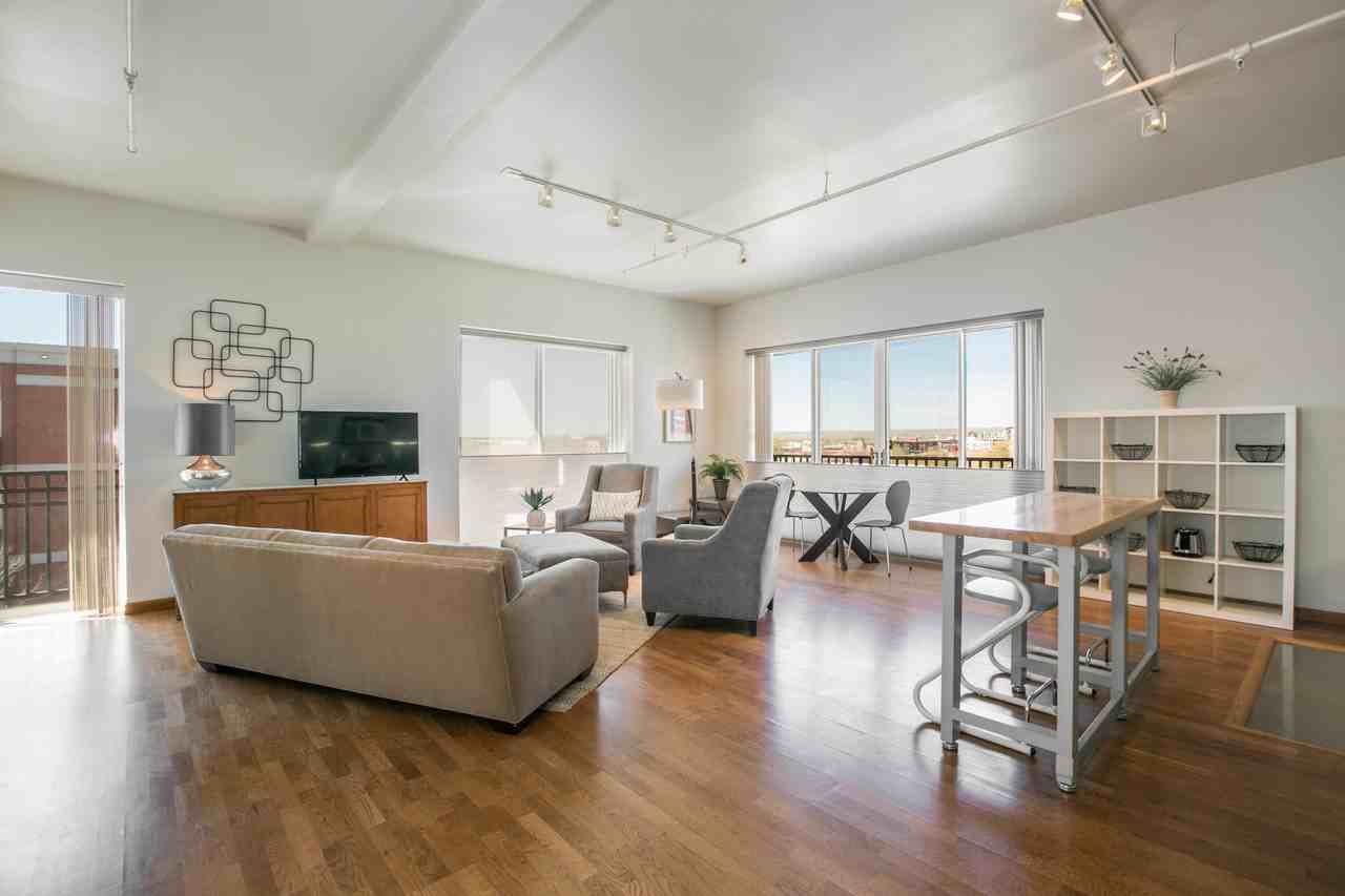 401 Central Ave Ne Apt 301 #301 - Photo 5 of 27