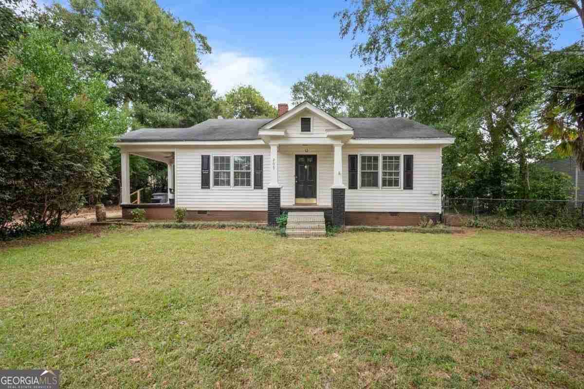 209 N Lee St - Photo 2 of 35