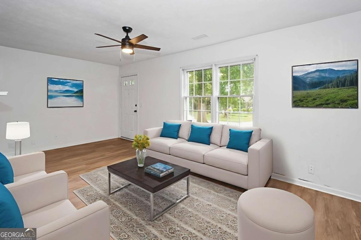 209 N Lee St - Photo 6 of 35