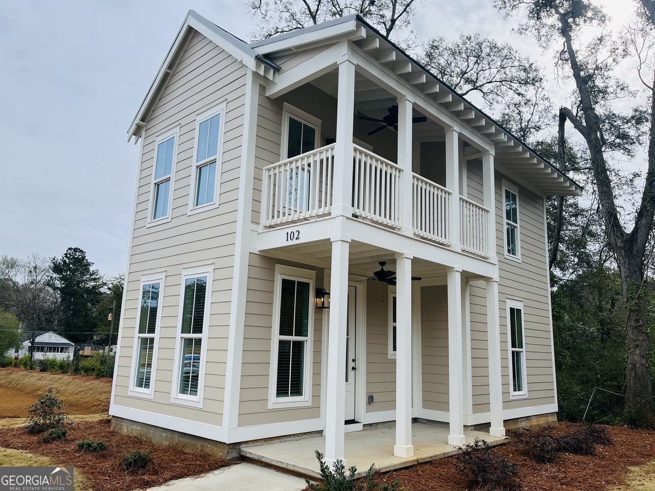 102 Gardenia Ln - Photo 2 of 36