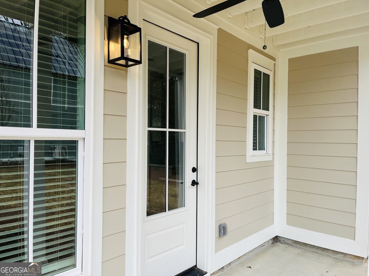 102 Gardenia Ln - Photo 4 of 36