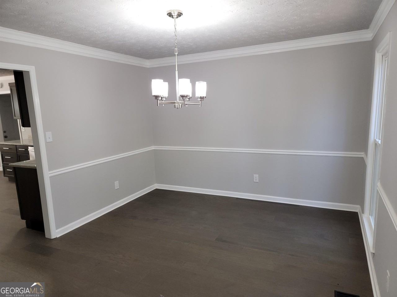 260 Greenfield Cir - Photo 6 of 33