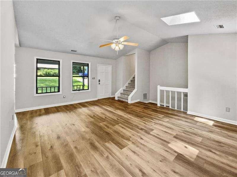 4698 Jamerson Creek Dr - Photo 2 of 13