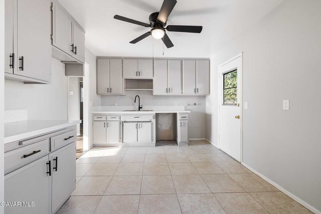 45308 12th St W - Photo 7 of 22