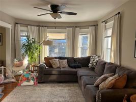 featured image of 52 Vine St #2