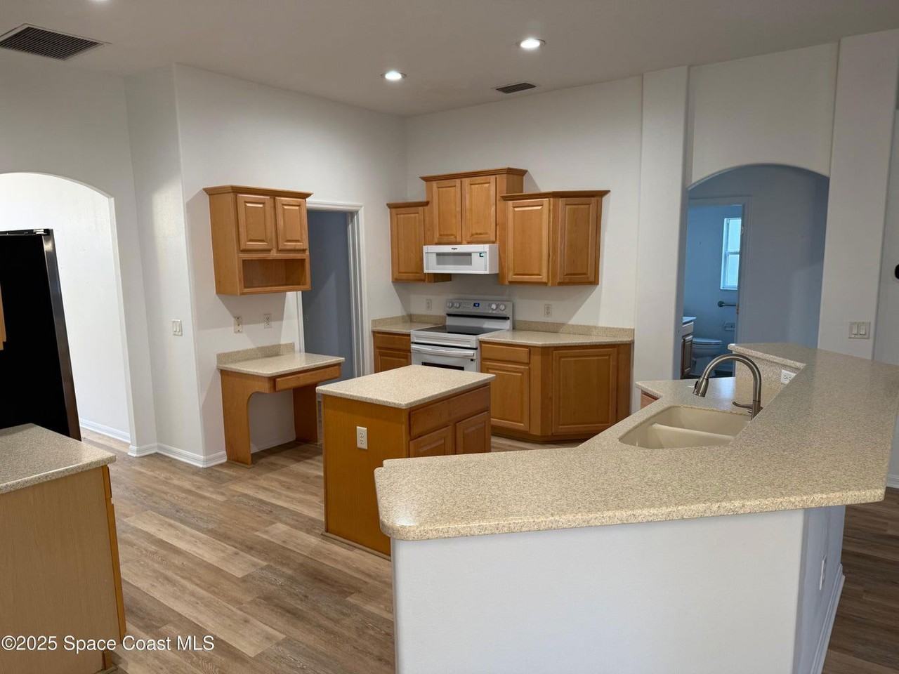 1427 Grand Isle Blvd - Photo 3 of 8