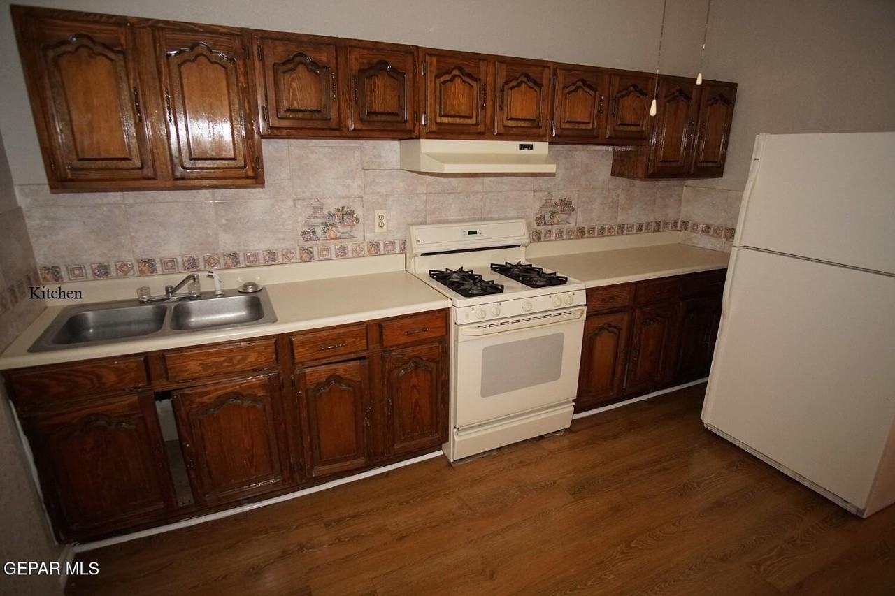 219 W Rio Grande Ave Apt 1 #1 - Photo 5 of 12