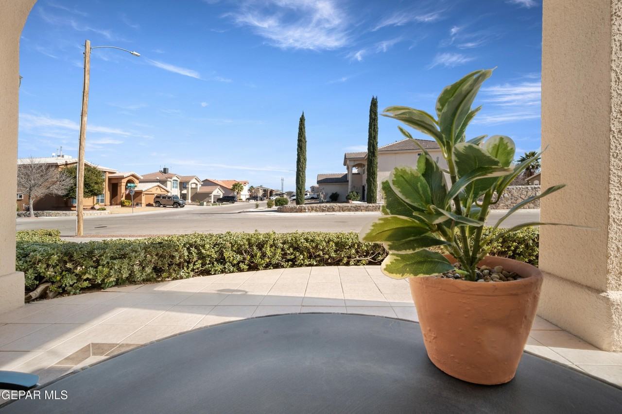 3309 Tierra Angel Dr - Photo 3 of 37