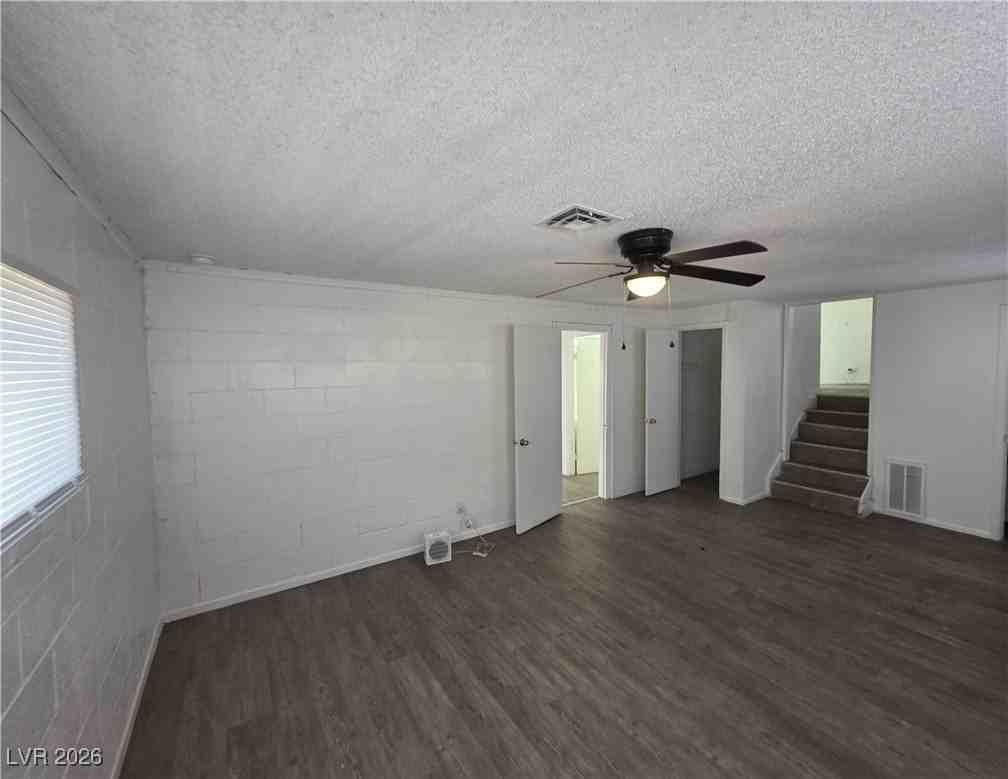 301 Lance Ave - Photo 3 of 14