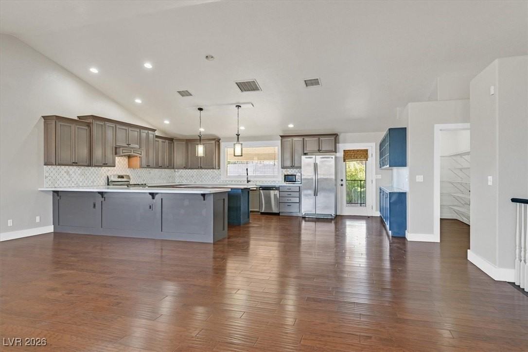 391 E Kimberly Dr - Photo 3 of 50