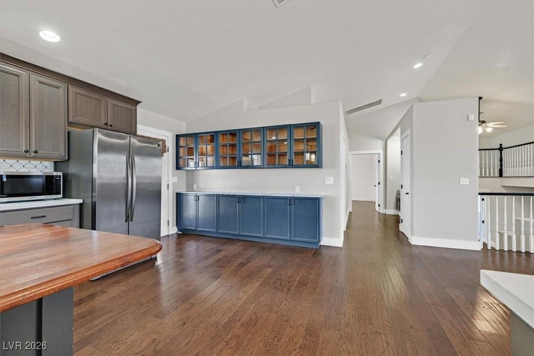 391 E Kimberly Dr - Photo 5 of 50