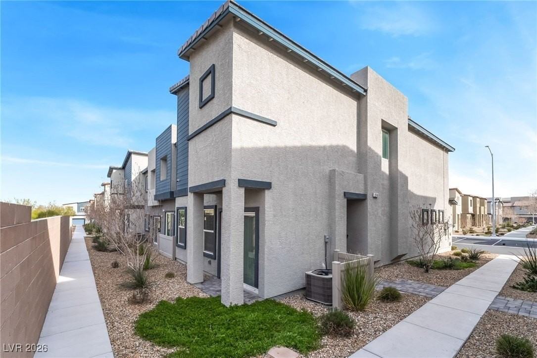 12743 Epperly St - Photo 3 of 20