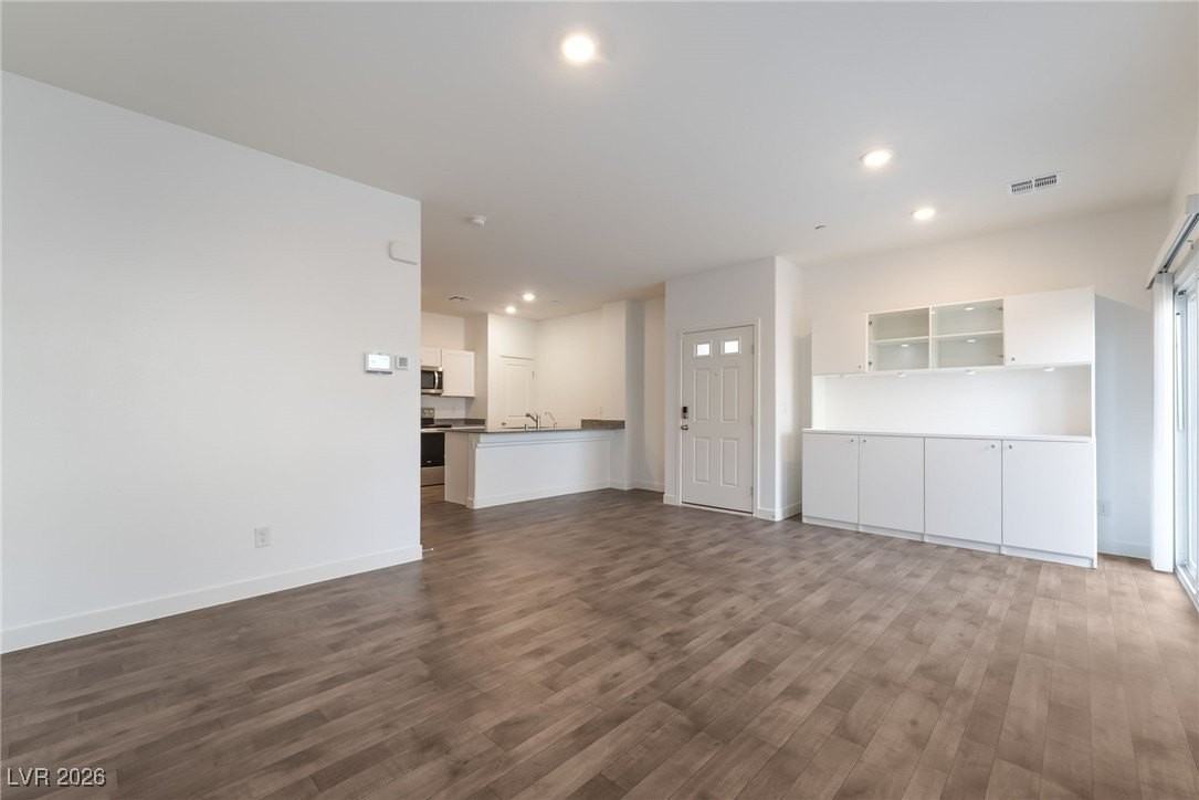 12743 Epperly St - Photo 6 of 20