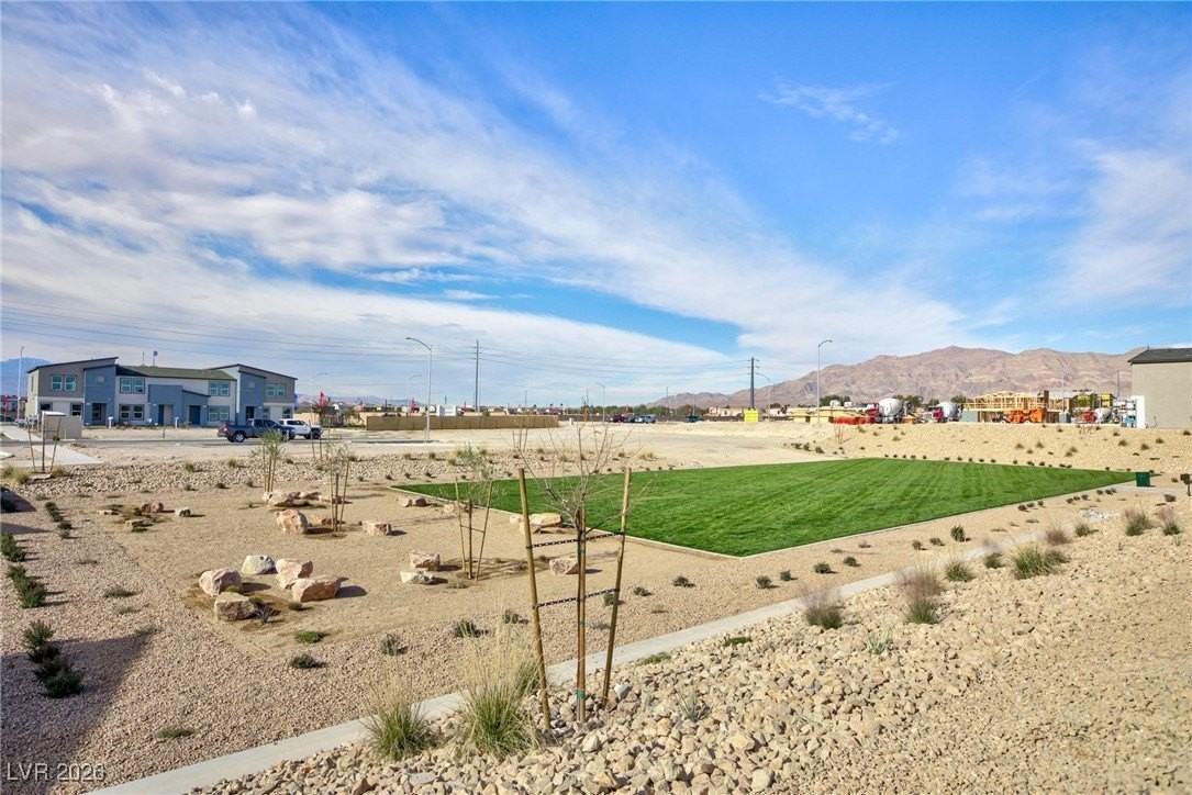 6085 Lily Garden St - Photo 2 of 31