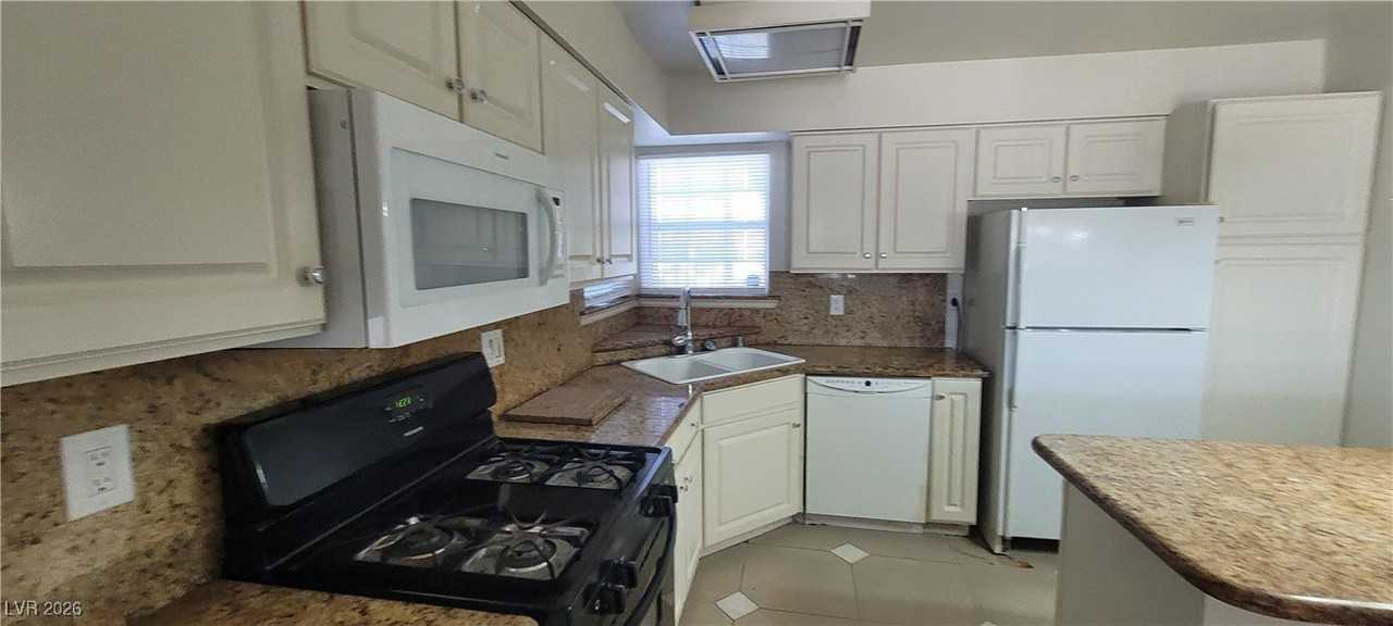 1301 Madison Ave - Photo 5 of 28