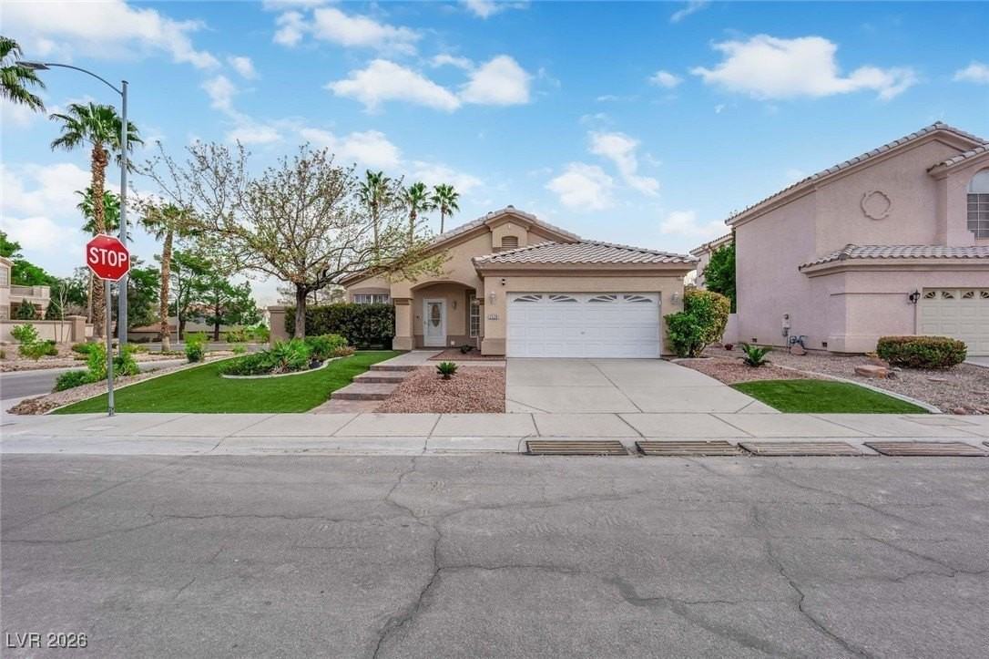 2528 Huber Heights Dr - Photo 7 of 45