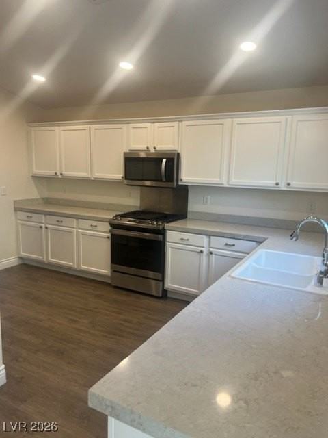 3254 Dragoon Springs St - Photo 4 of 20