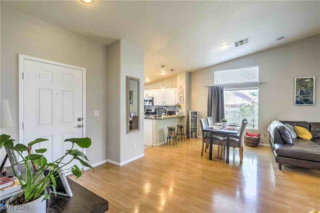 2317 Mountain Sunset Ave - Photo 3 of 26