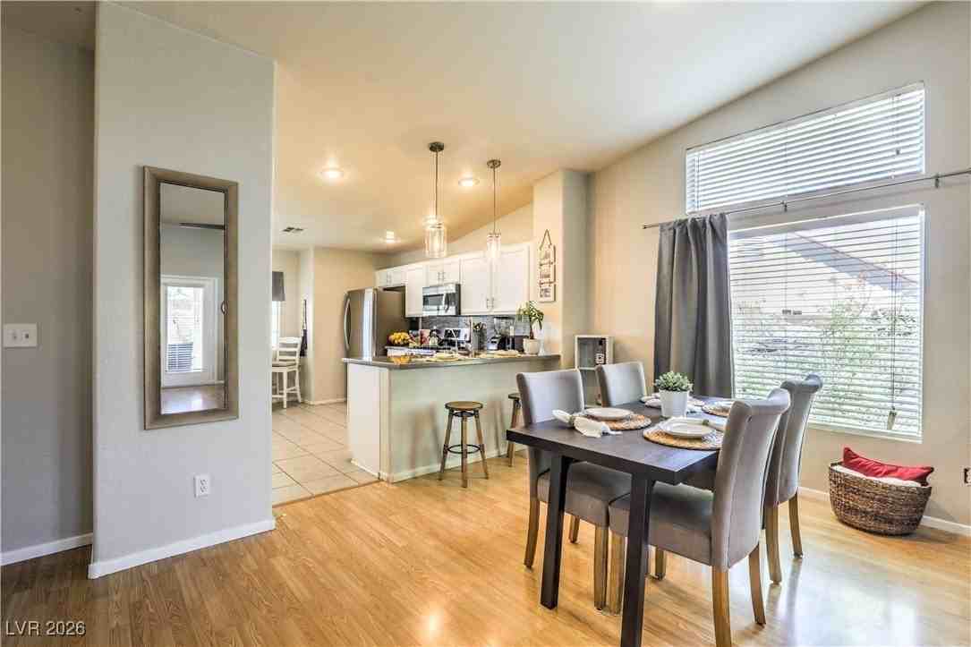 2317 Mountain Sunset Ave - Photo 7 of 26