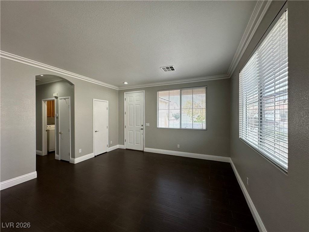 5648 Deer Run Ct - Photo 3 of 27