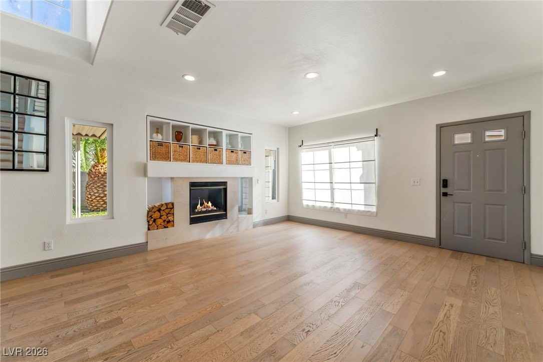 8712 Harwich Ave - Photo 3 of 24