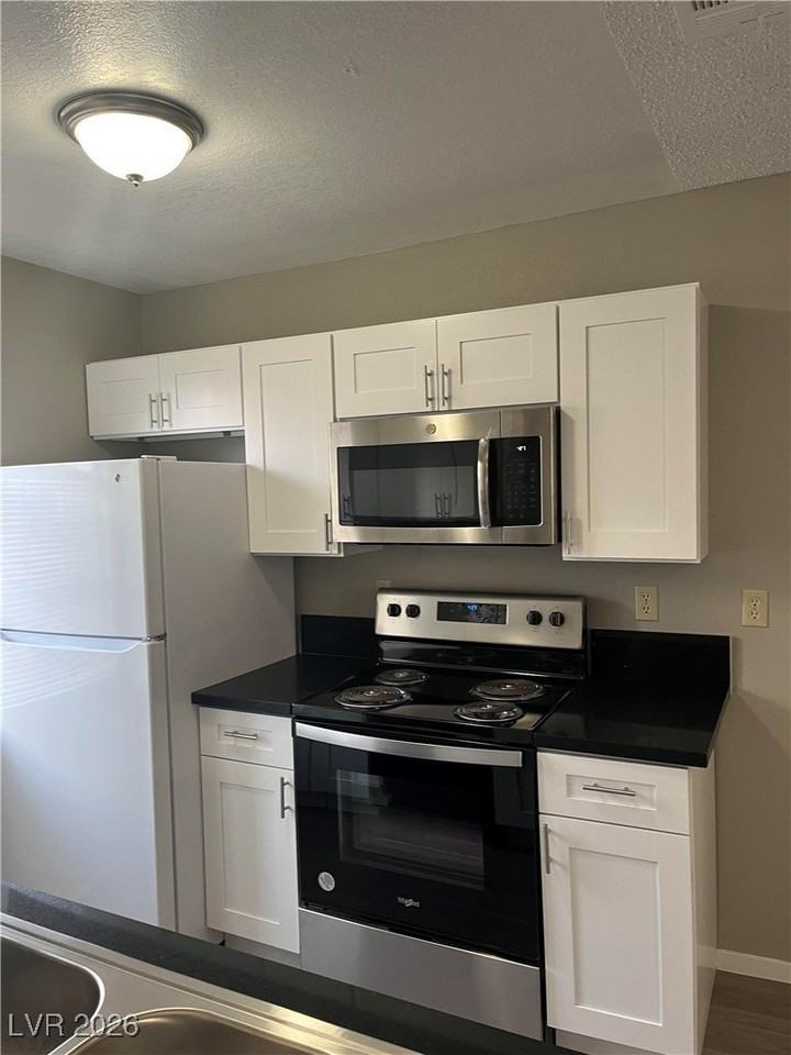 3150 Soft Breezes Dr #2179 - Photo 4 of 11